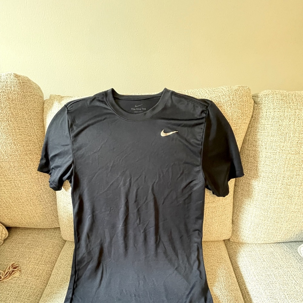 Nike Men’s Size Small Navy Dri-fit Tee